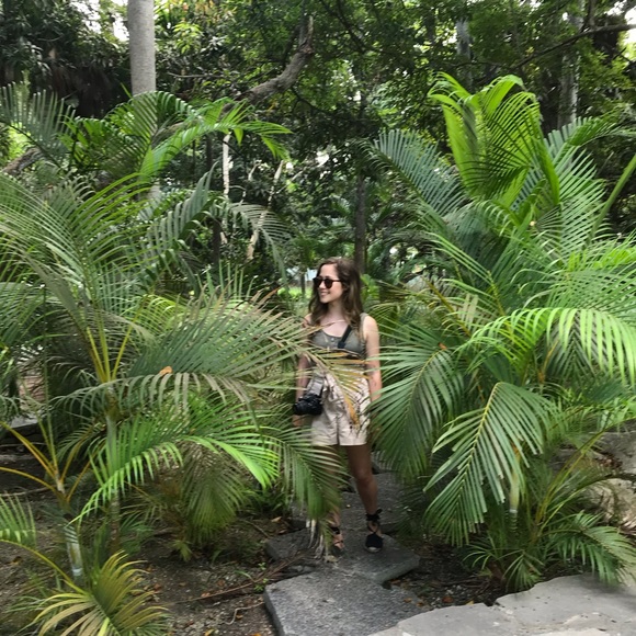 Meet your Posher, Jessica - Picture 1 of 1